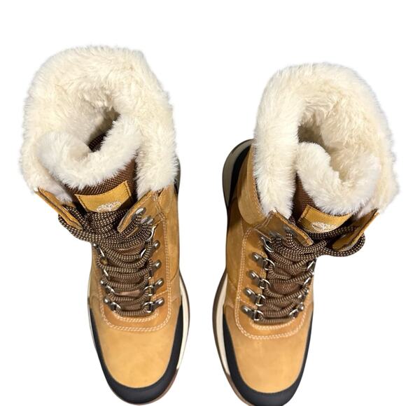 White Ledge Women’s Boots - Size 8.5